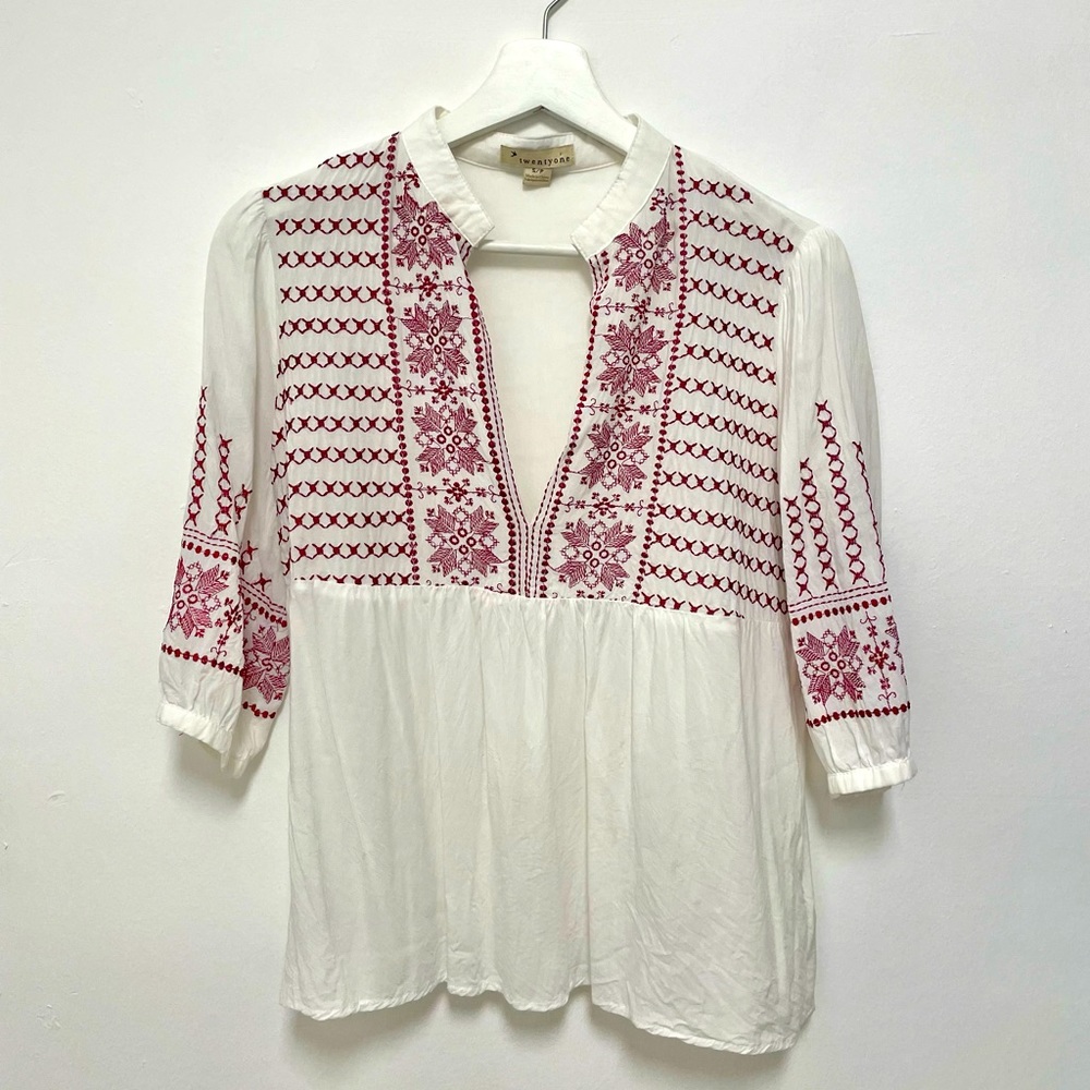 Twentyone White Sleeve blouse with red embroidered design Size S